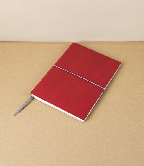 Italian Weekly Diary with Elastic, 2026, A5, Red