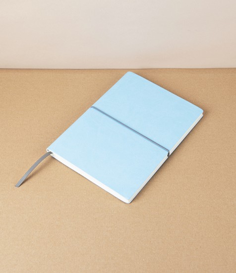 Italian Weekly Diary with Elastic, 2026, A5, Light Blue