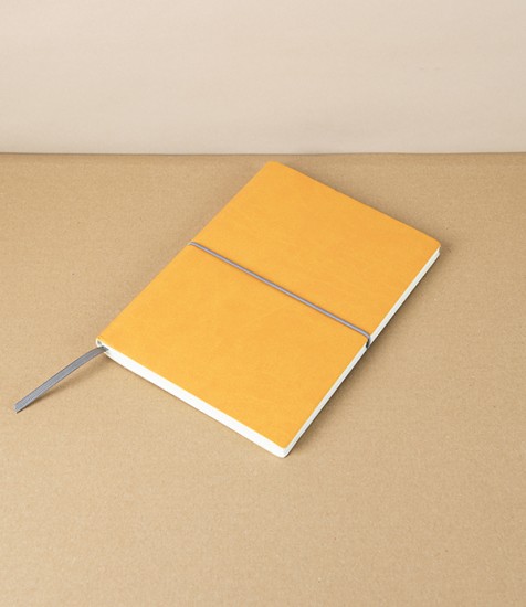 Italian 2027 Weekly Diary with Elastic, A5, Yellow