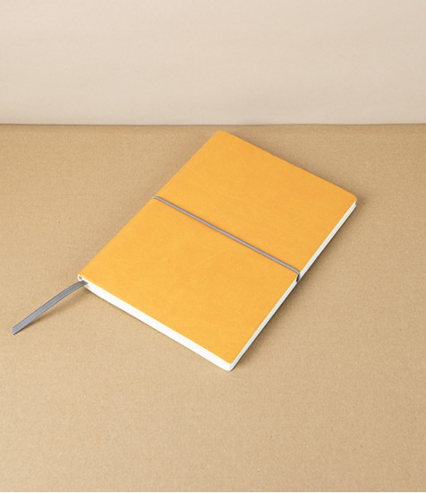 Italian 2027 Weekly Diary with Elastic, A5, Yellow