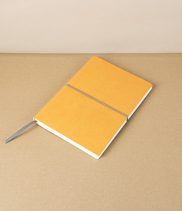Italian 2027 Weekly Diary with Elastic, A5, Yellow