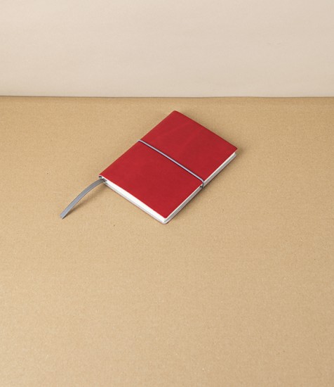 Italian Weekly Pocket Diary with Elastic, 2026, Red