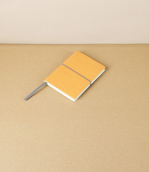 Italian Weekly Pocket Diary with Elastic, 2026, Yellow
