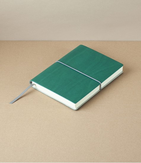 Italian notebook with elastic, B6, Lined and Numbered, Green