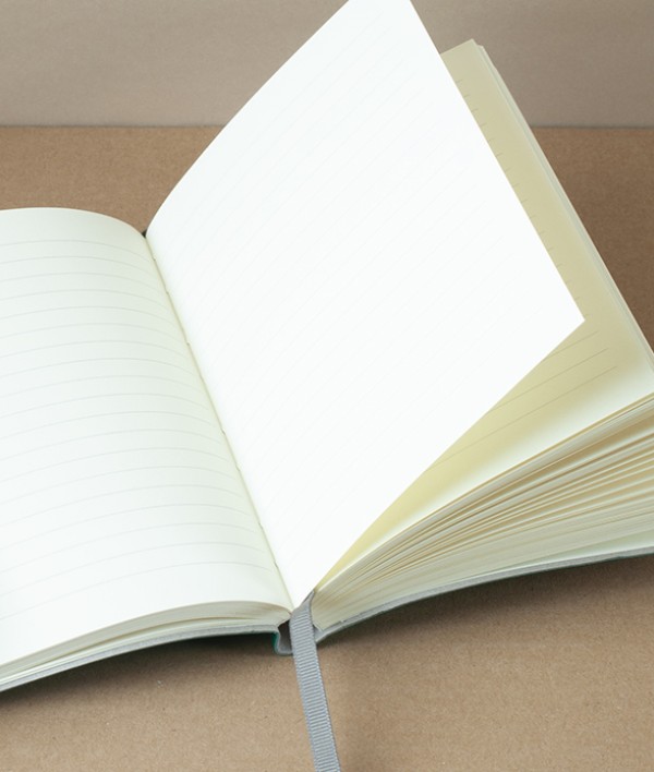 Italian notebook with elastic, B6, Lined and Numbered, Green