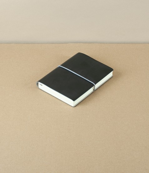 Italian Pocket notebook with elastic, Lined, Black