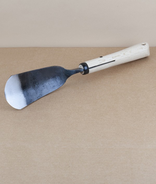 Forged trowel, carbon steel & white oak