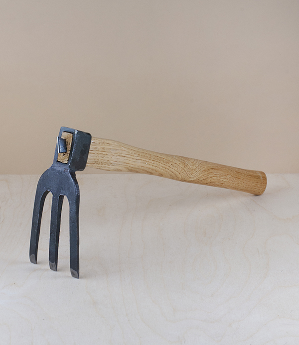 Japanese forked hand hoe
