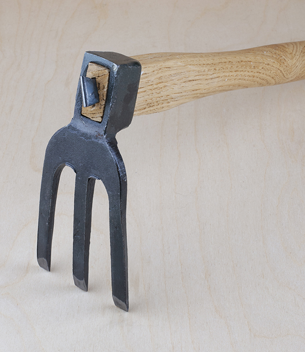 Japanese forked hand hoe