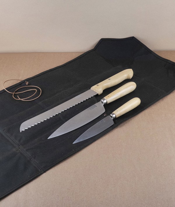 Spanish three knife stainless set with roll