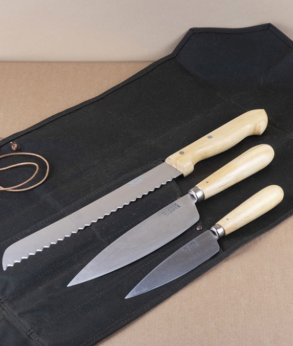 Spanish three knife stainless set with roll