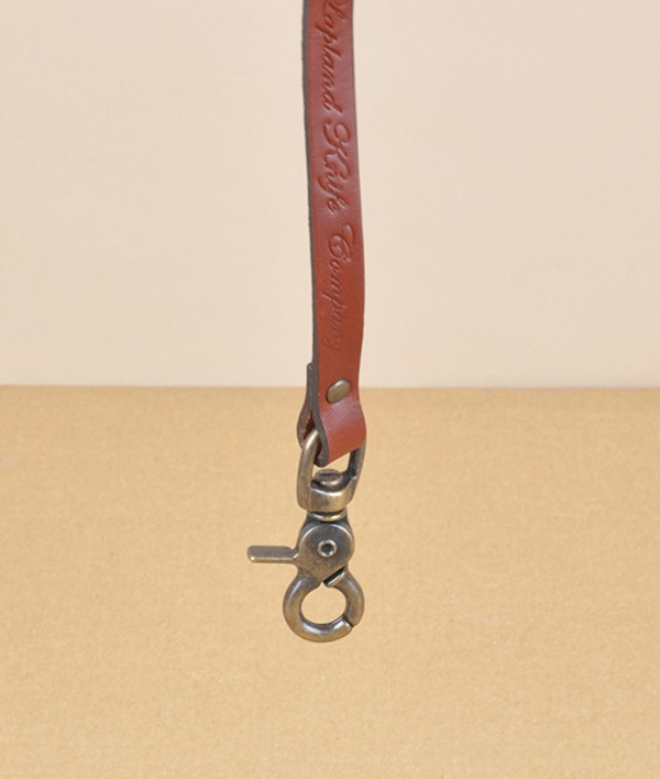 Leather lanyard with crab-claw clasp