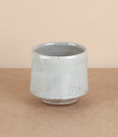 Leach Pottery Standard Ware tea bowl, crackle blue/white