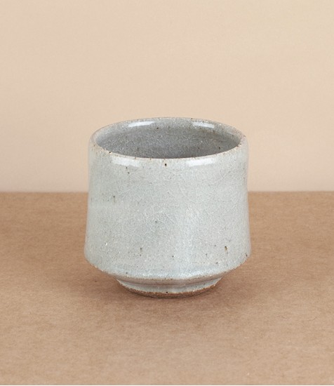 Leach Pottery Standard Ware tea bowl, crackle blue/white