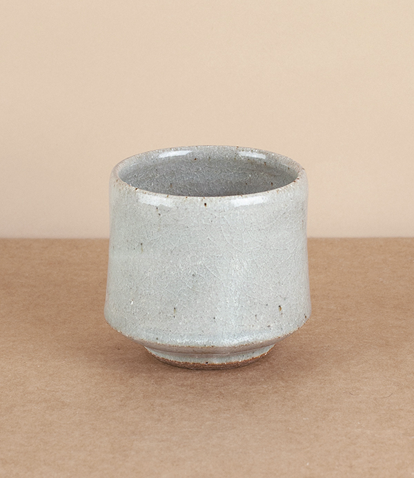 Leach Pottery Standard Ware tea bowl, crackle blue/white