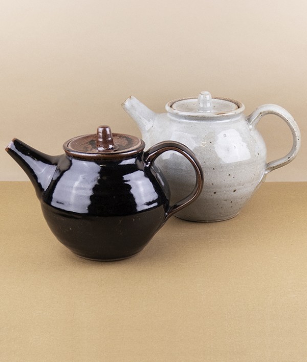 Leach Pottery Standard Ware Teapot, Tenmoku