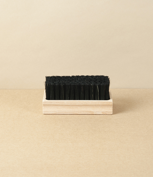 Leather cleaning brush, natural bristle, English