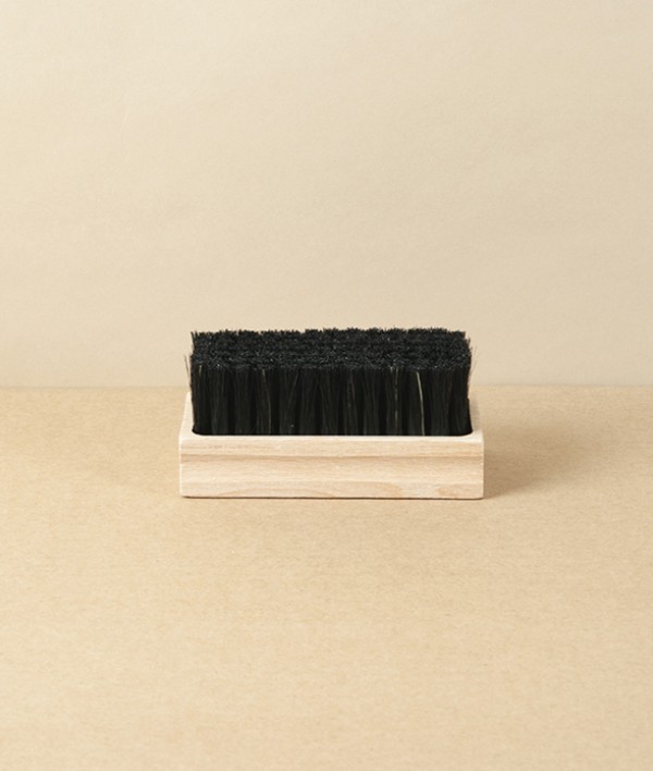 Leather cleaning brush, natural bristle, English