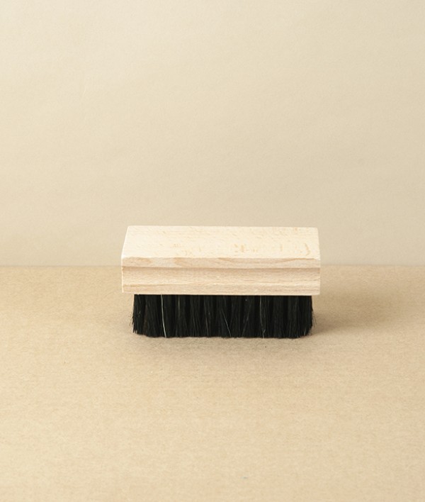Leather cleaning brush, natural bristle, English