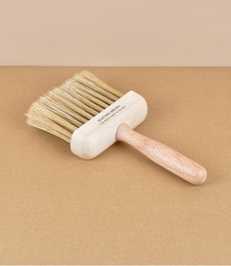 English 'Lily' dusting brush