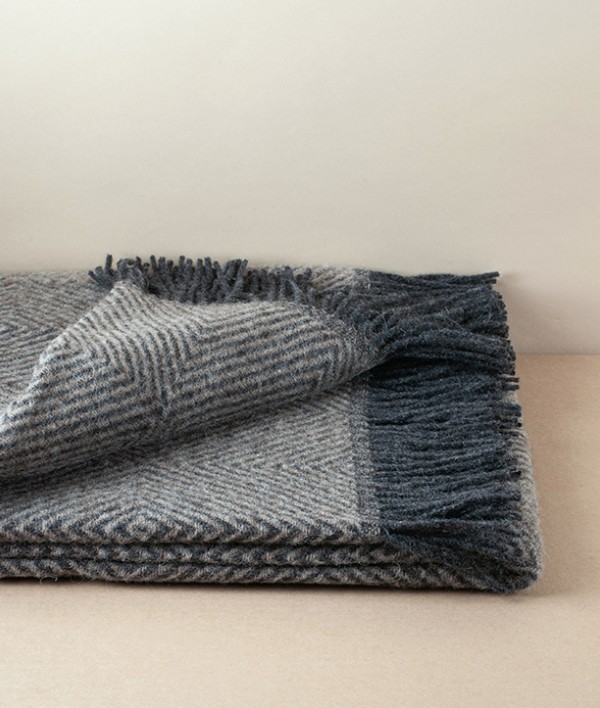 Finnish 100% Wool Blanket, Diamond Pattern, Beige/Black