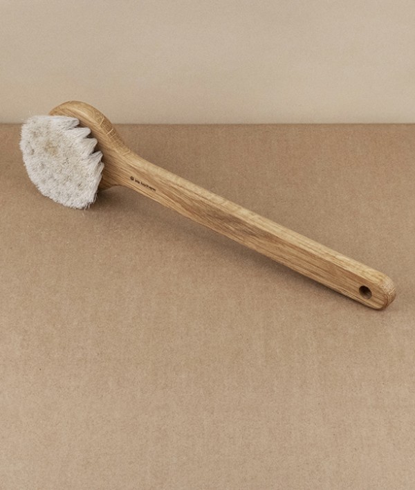 Lovisa bathing brush, oiled oak & horsehair