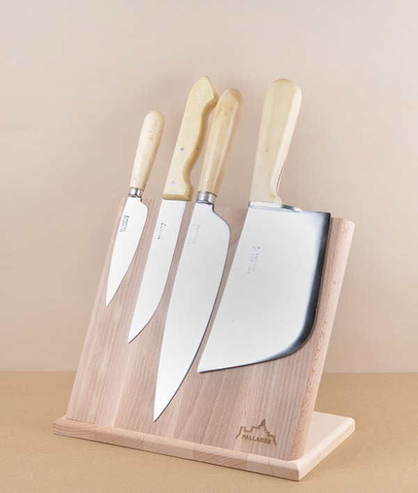 Pallarès magnetic knife block, oiled beech