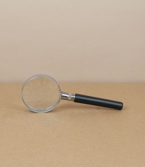 Compact Desktop Magnifying Glass