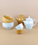 Mizu-mizu Japanese porcelain teapot, Ochre