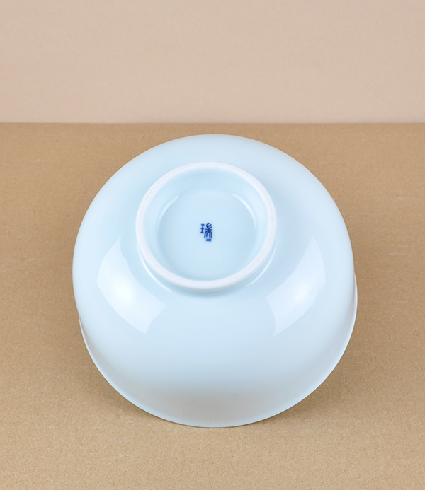 Mizu-mizu Japanese porcelain bowl, Blue