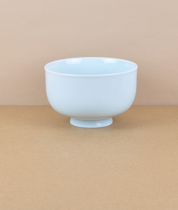 Mizu-mizu Japanese porcelain bowl, Blue
