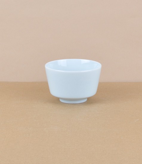 Mizu-mizu Japanese porcelain tea bowl, Blue