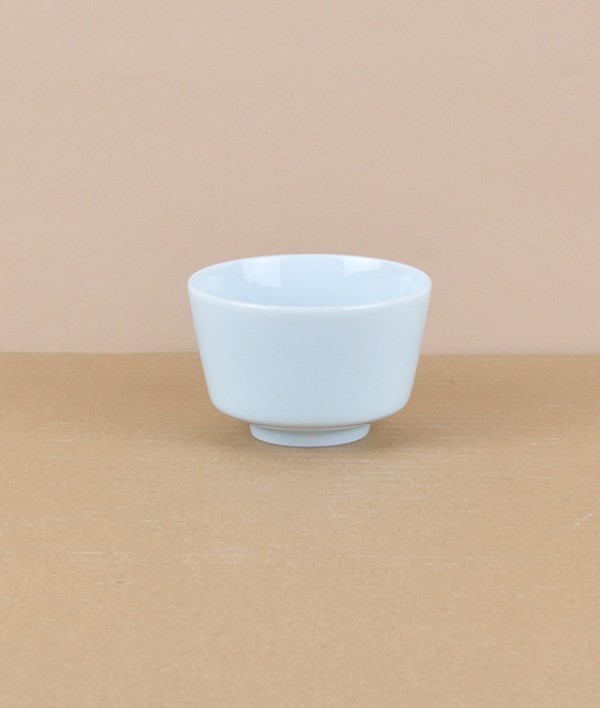 Mizu-mizu Japanese porcelain tea bowl, Blue