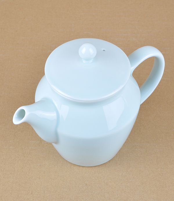Mizu-mizu Japanese porcelain teapot, Blue