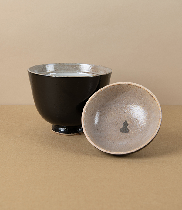 Mubyo Small Earthenware Miso Bowl with Lid, Black