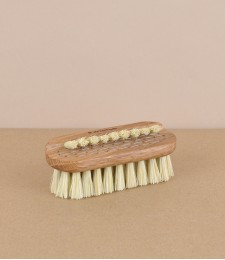 Swedish Lovisa nail brush, oak & tampico