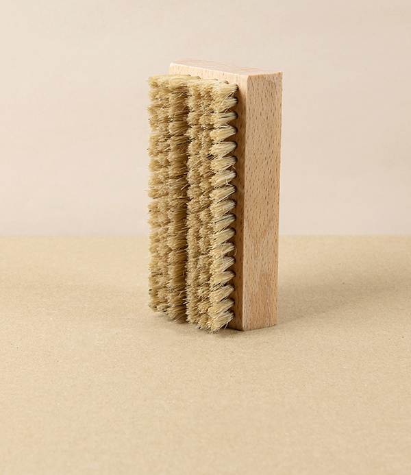 Nail Brush Soap Dish, Oiled Beechwood & Tampico 