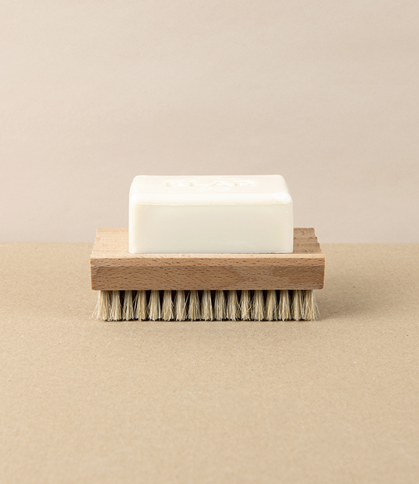 Nail Brush Soap Dish, Oiled Beechwood & Tampico 
