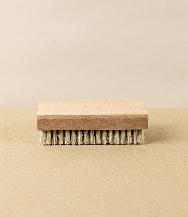 Nail Brush Soap Dish, Oiled Beechwood & Tampico 