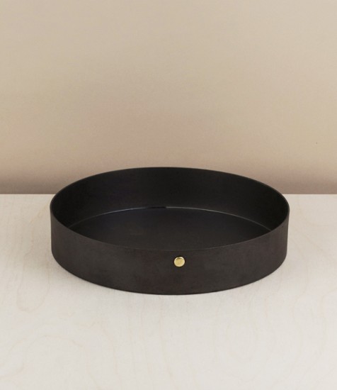 English Pressed Iron Cake Tin, 8.5"