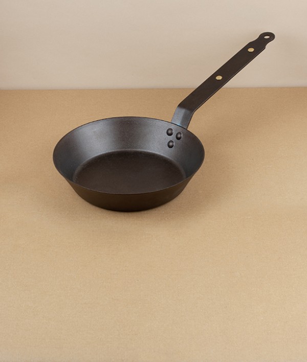 English Spun Iron Frying Pan, 8"