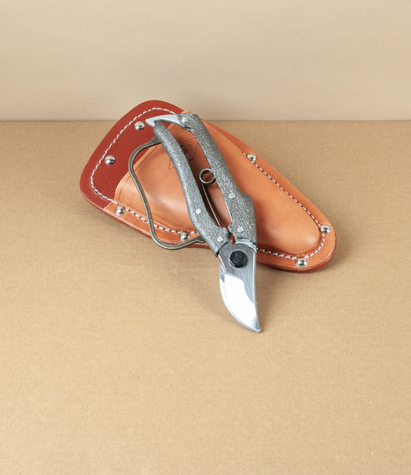 Nishigaki Leather Garden Tool Holster for Shears with Guard