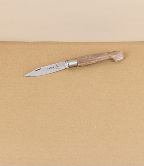 Nontron Penknife Nº22, Walnut, 8cm