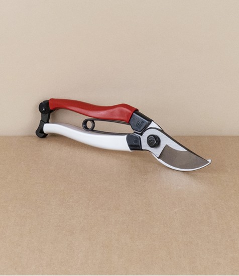 Okatsune Bypass Secateurs No.103, Standard