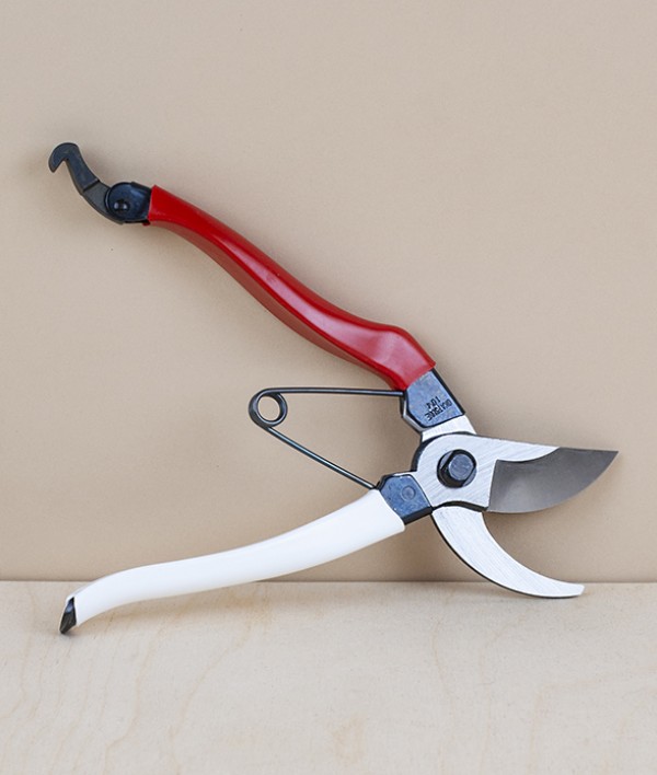 Okatsune secateurs no.104