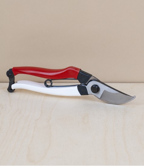Okatsune Bypass Secateurs No.104, Large