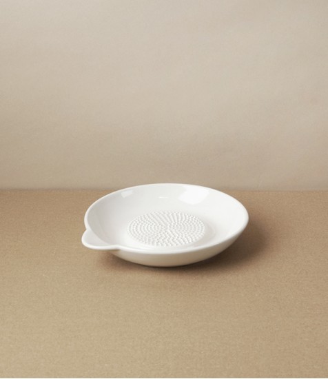 Oroshizara or Grating Dish, Semi-Porcelain 