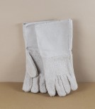 Cotton terry and canvas oven gloves