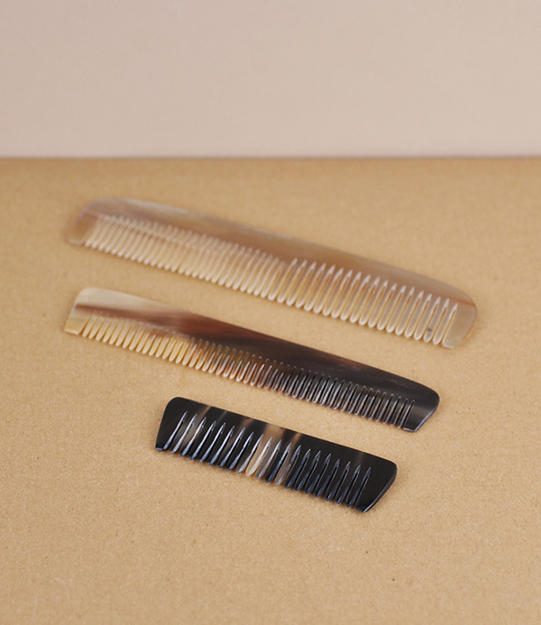 Hand-made Ox-horn comb, Medium