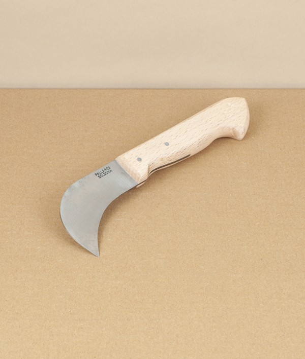 Spanish Carbon Steel Curved Garden Knife